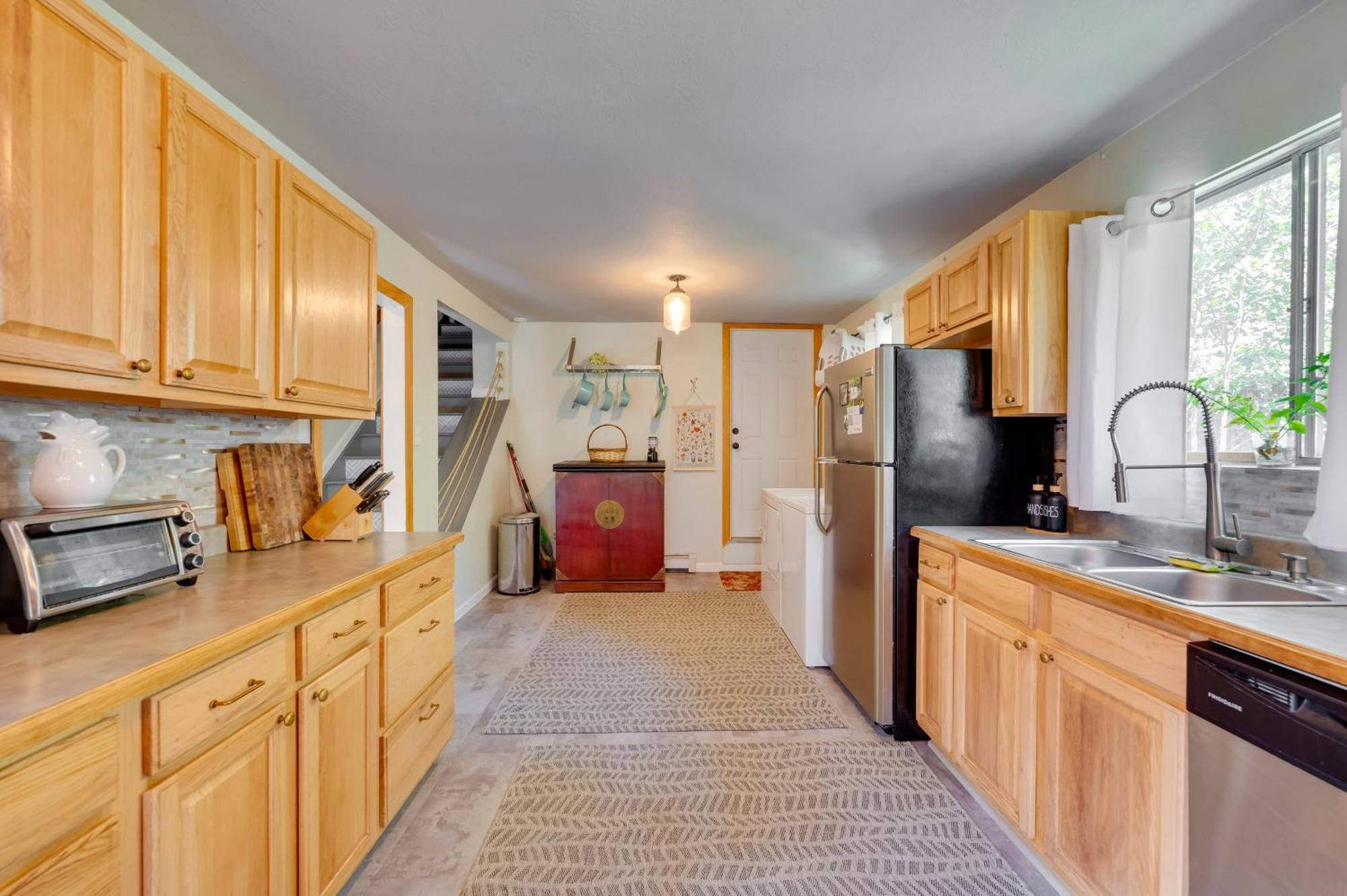 Stunning Golden Home With Deck About 35 Mi To Denver! ภายนอก รูปภาพ