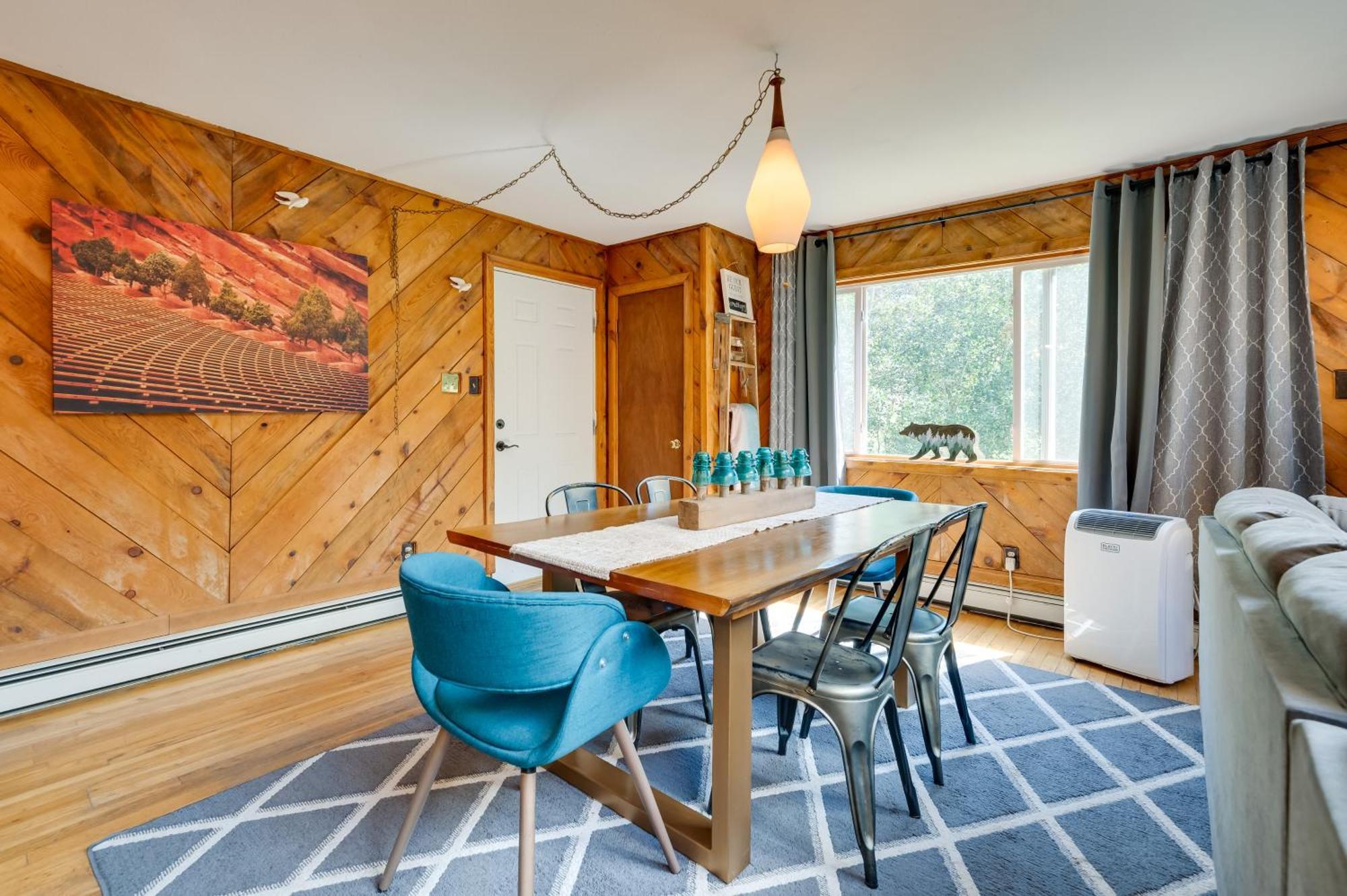 Stunning Golden Home With Deck About 35 Mi To Denver! ภายนอก รูปภาพ