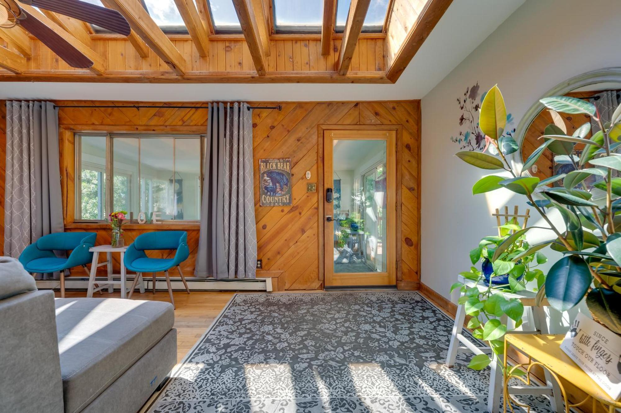 Stunning Golden Home With Deck About 35 Mi To Denver! ภายนอก รูปภาพ