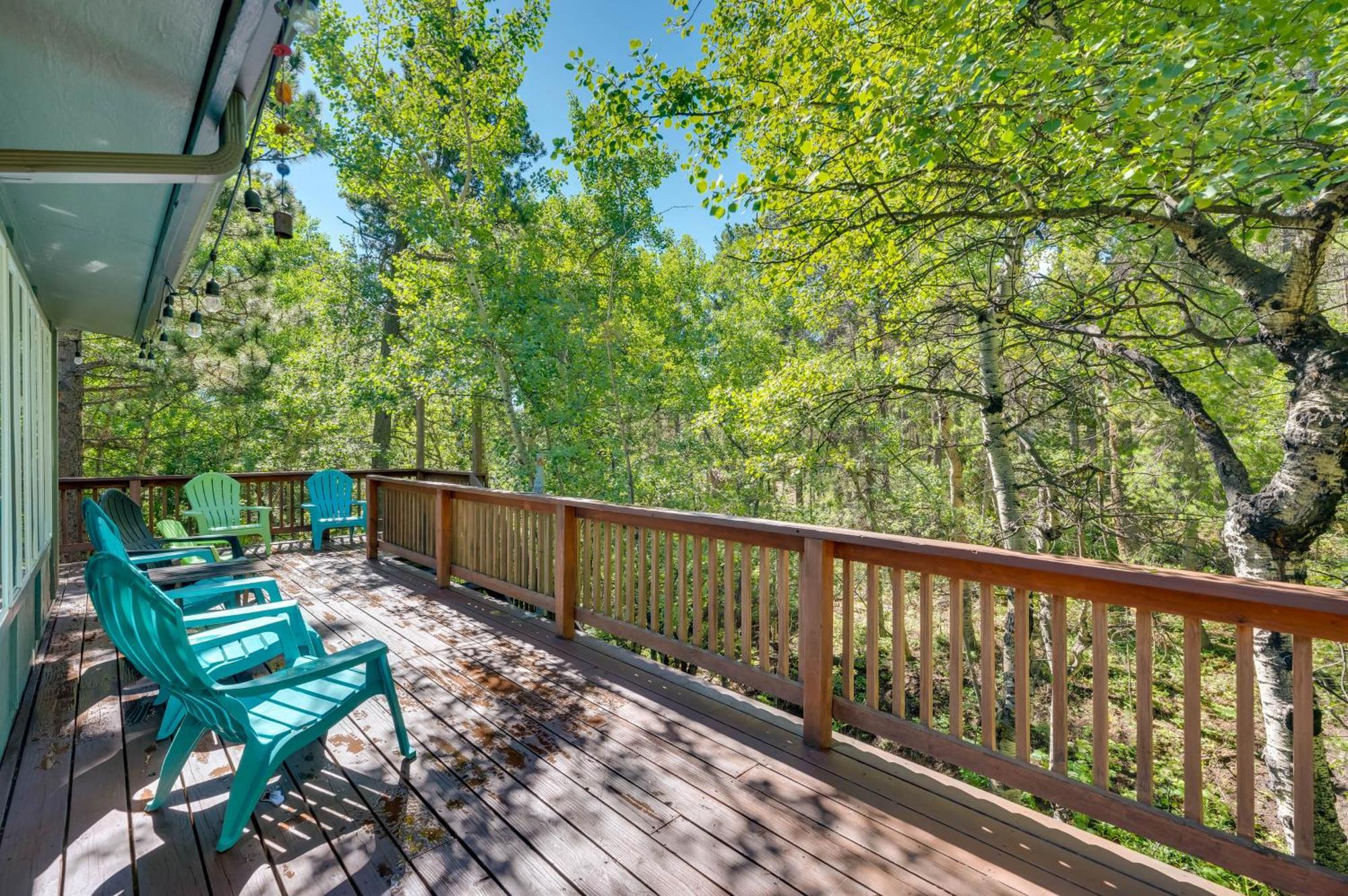 Stunning Golden Home With Deck About 35 Mi To Denver! ภายนอก รูปภาพ